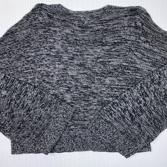 BCBGeneration Cropped Gray Wide Sleeve Sweater - Picture 3 of 10